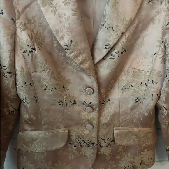 Kay Unger Floral Patterned Tan Jacket in size 8 - Picture 11 of 13
